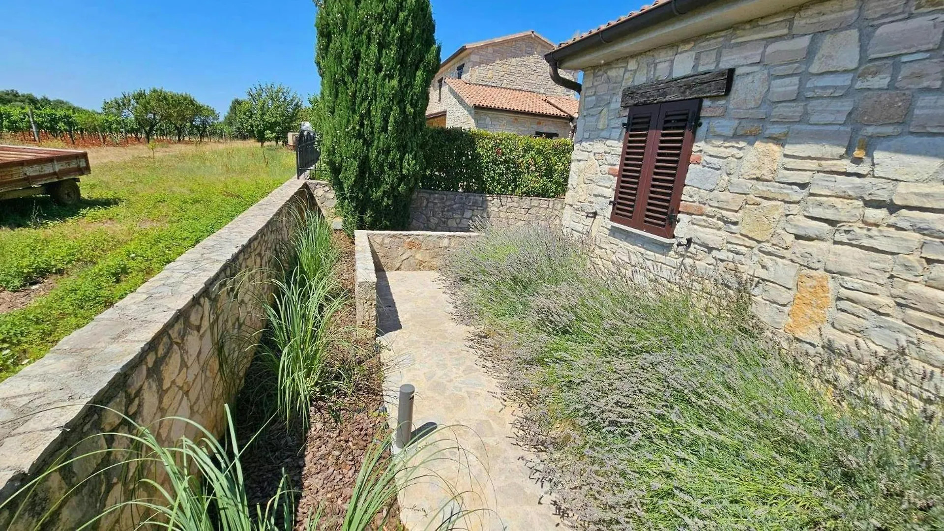 Crogo Villa Avena Barat